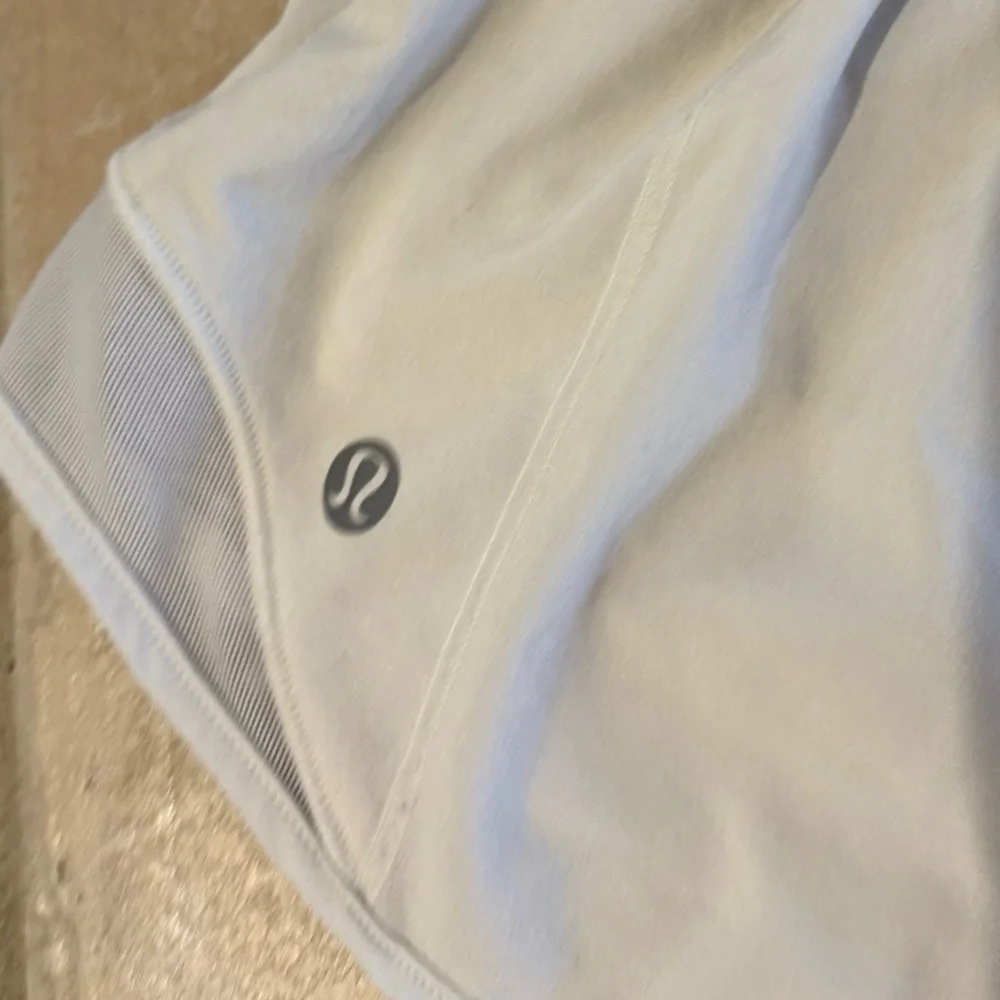 Lululemon Hotty Hot Short II *2.5” –French Clay – Size 2 Retired Color Like New